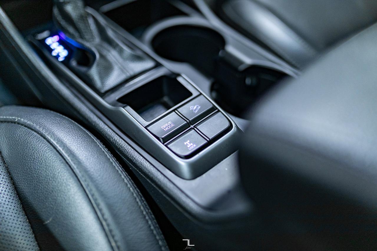 2017 Hyundai Tucson AWD SE Leather Roof BCam Red Deer AB