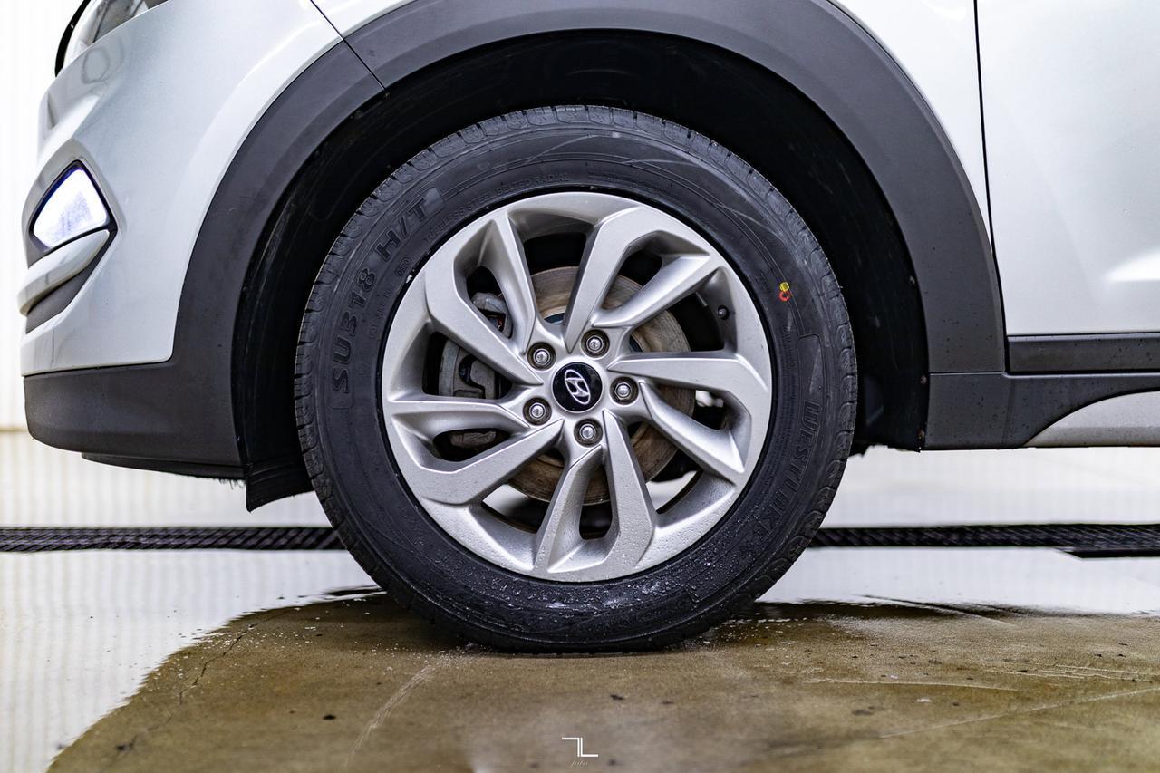 2017 Hyundai Tucson AWD SE Leather Roof BCam Red Deer AB