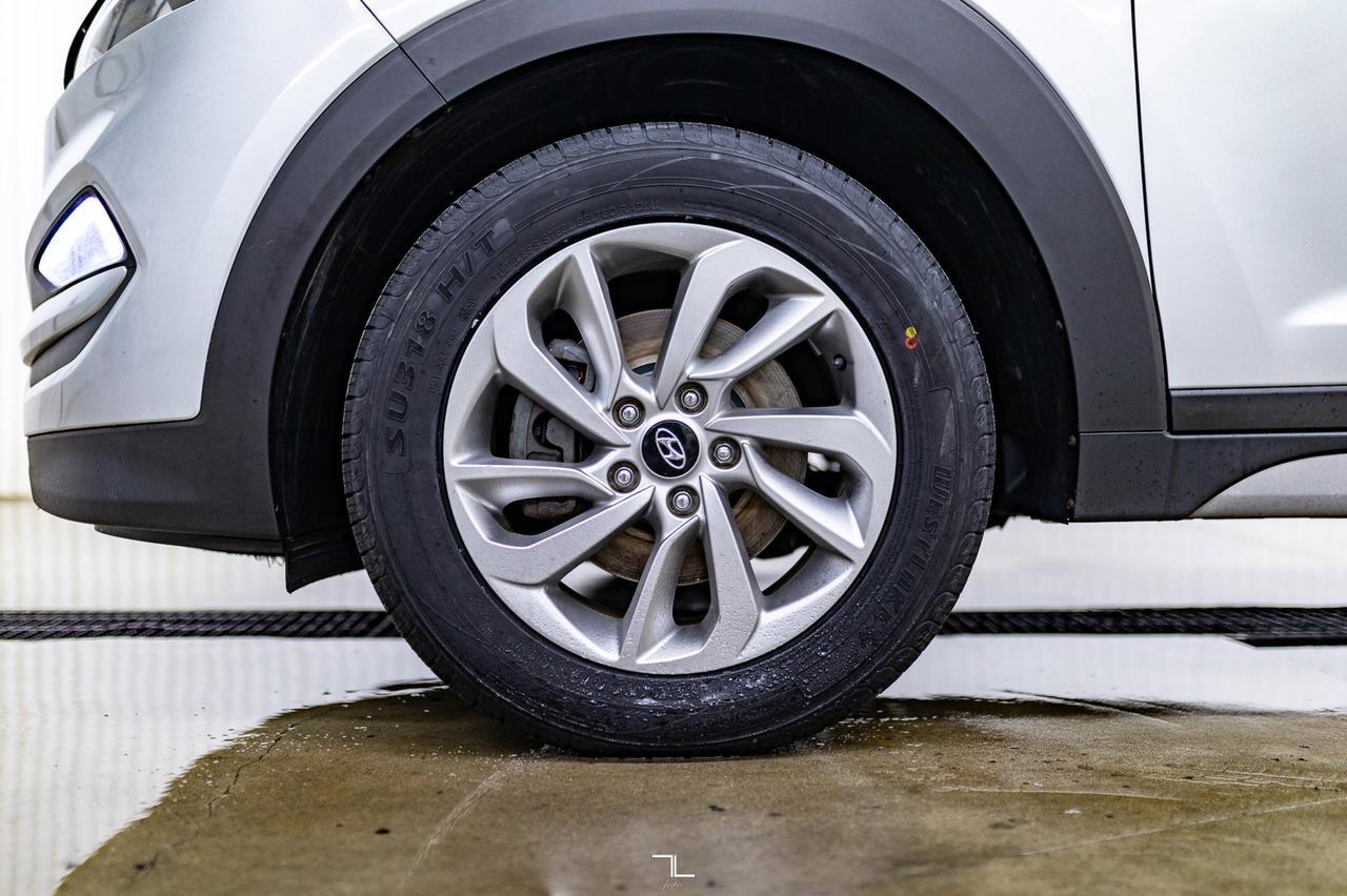 2017 Hyundai Tucson AWD SE Leather Roof BCam Red Deer AB