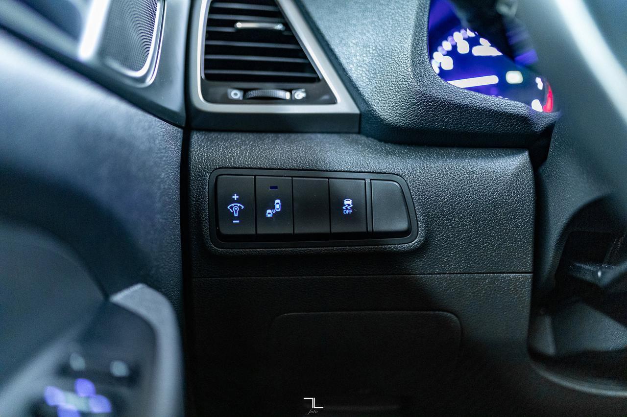 2017 Hyundai Tucson AWD SE Leather Roof BCam Red Deer AB