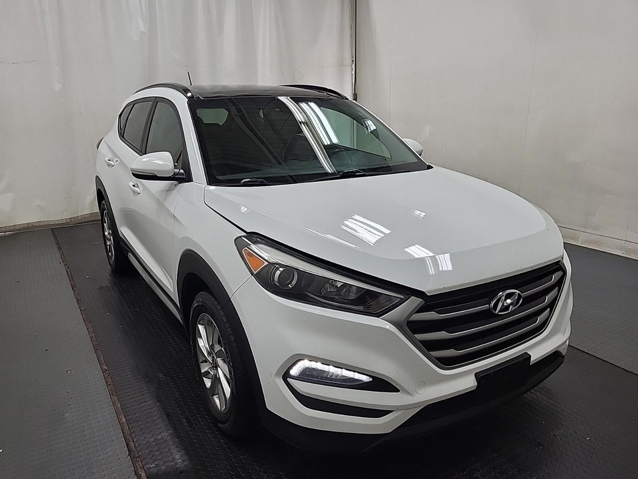 2017 Hyundai Tucson SE | PANO ROOF | BACKUPCAM | LEATHER | NO ACCIDENT Toronto ON