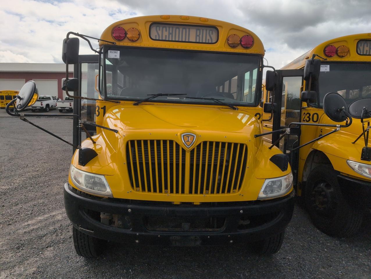 2017 IC INTERNATIONAL CE300