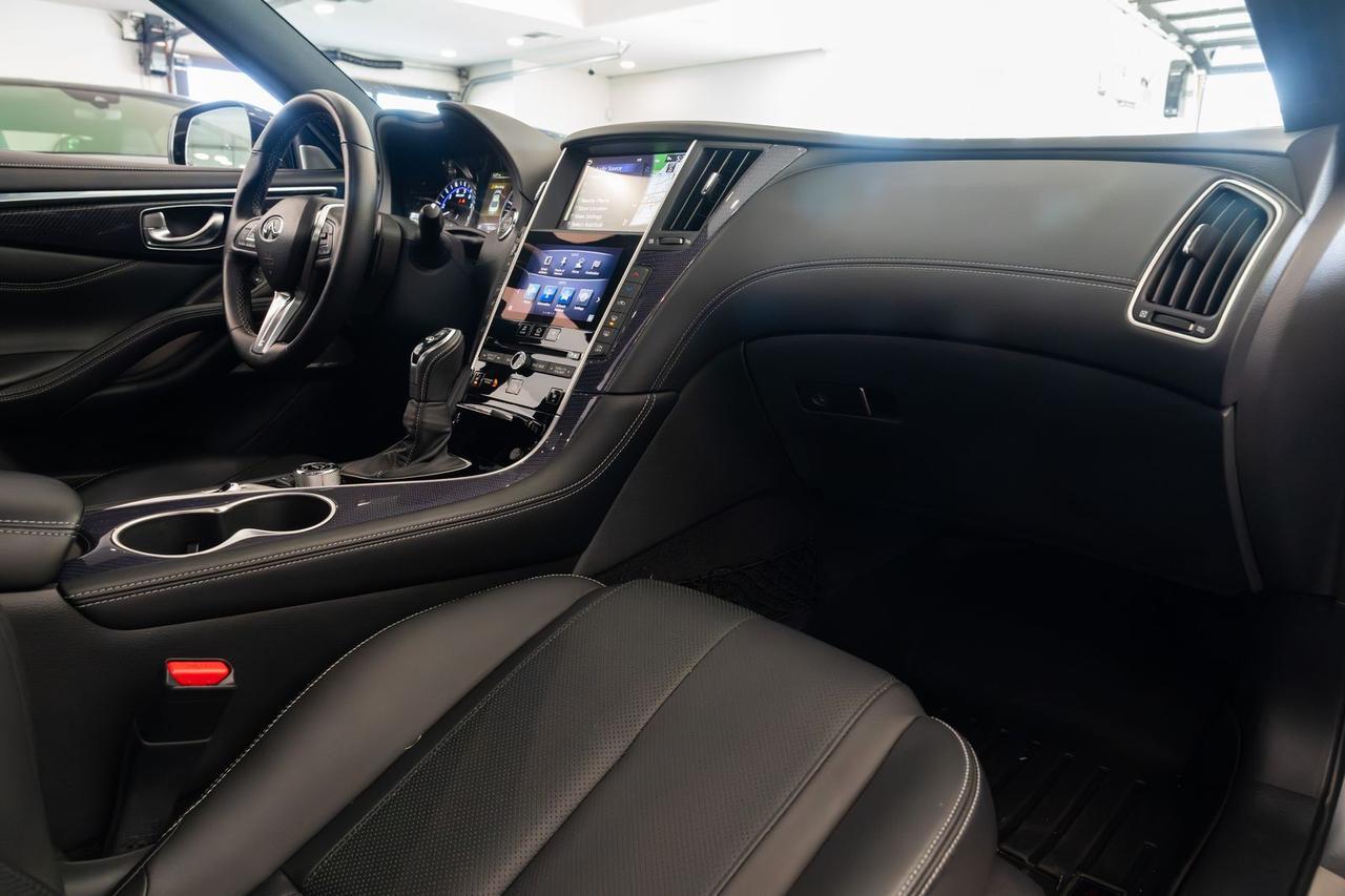 2017 INFINITI Q60 Red Sport 400 Gladstone OR