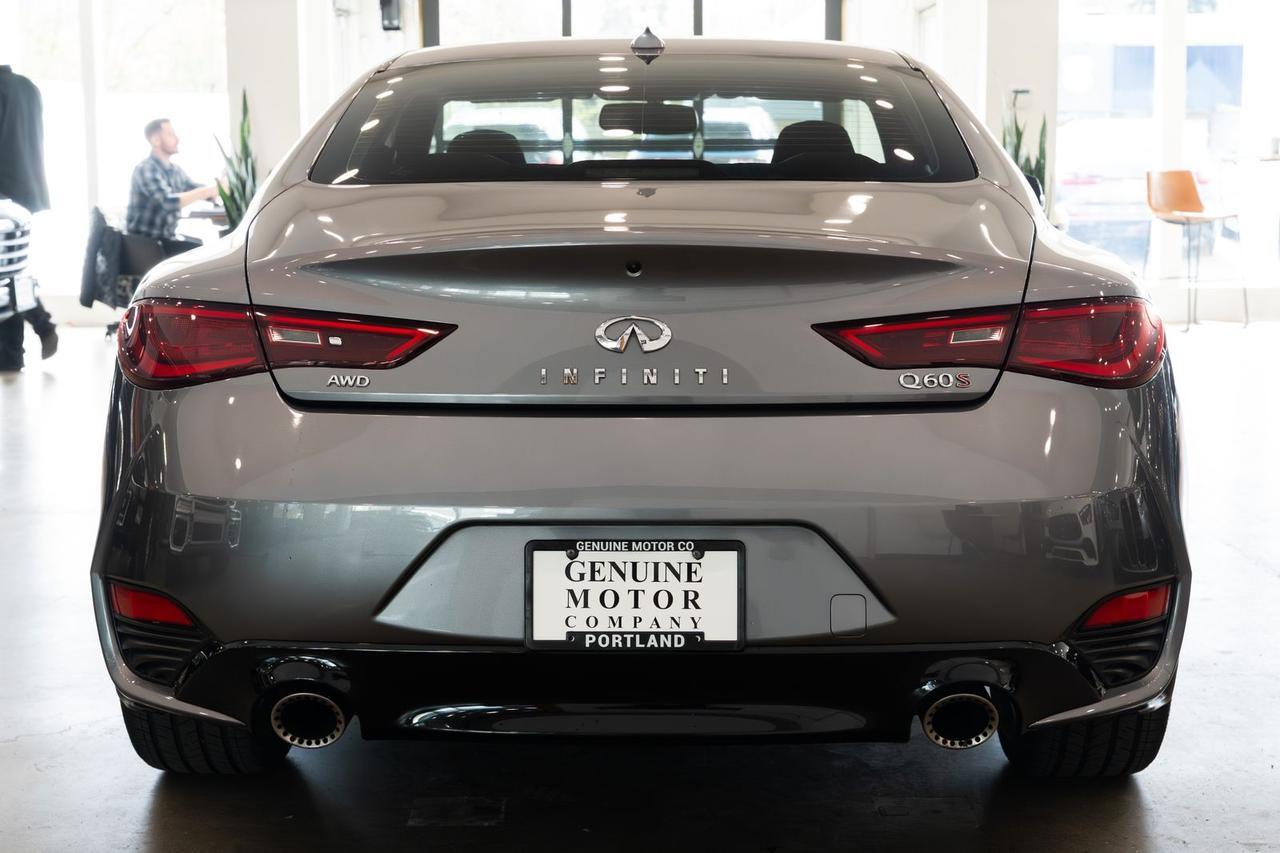 2017 INFINITI Q60 Red Sport 400 Gladstone OR