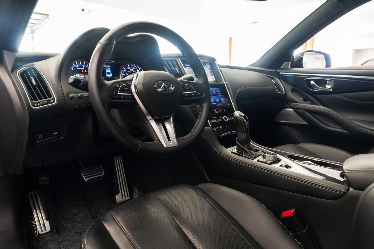 2017 INFINITI Q60 Red Sport 400 Gladstone OR