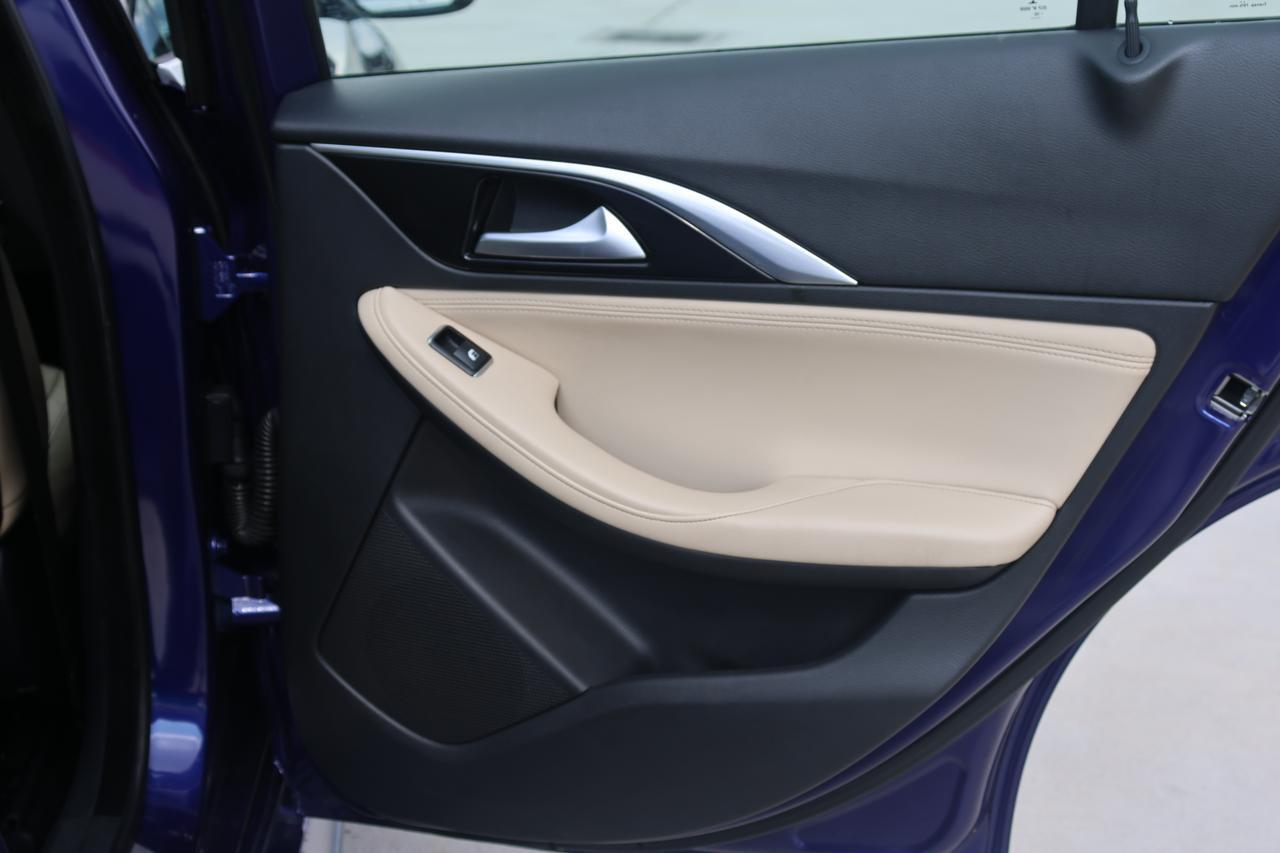 2017 INFINITI QX30 BASE Houston TX