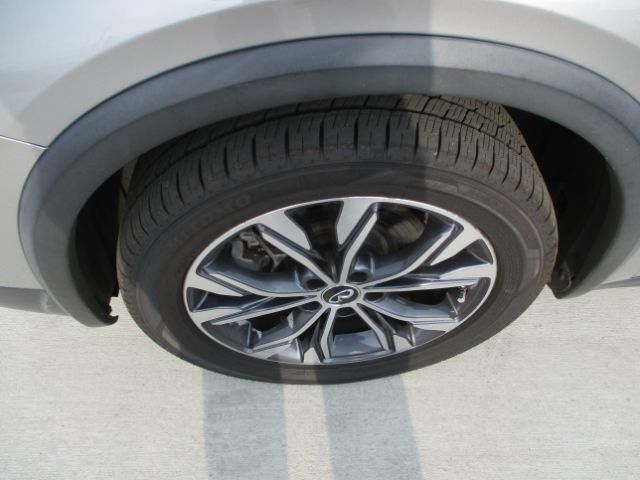 2017 INFINITI QX30 Luxury Florence KY