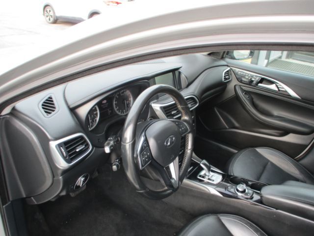 2017 INFINITI QX30 Luxury Florence KY