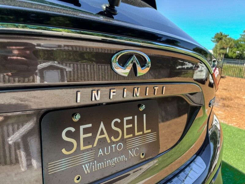 2017 INFINITI QX30 Luxury Wilmington NC
