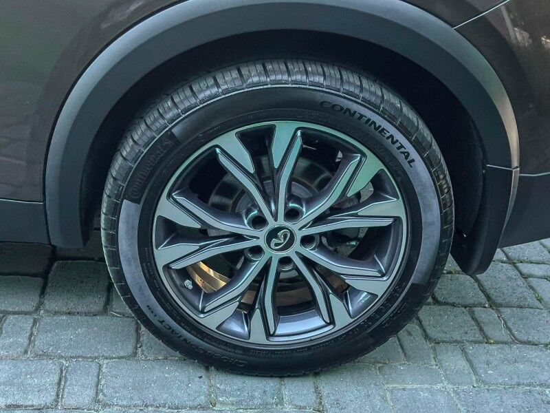 2017 INFINITI QX30 Luxury Wilmington NC