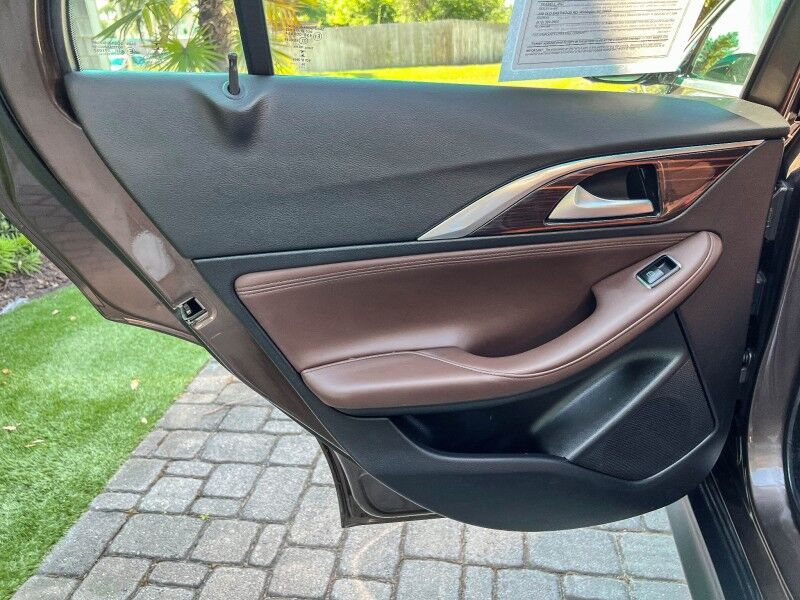 2017 INFINITI QX30 Luxury Wilmington NC