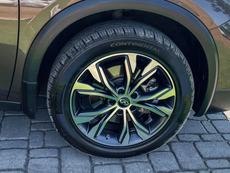 2017 INFINITI QX30 Luxury Wilmington NC