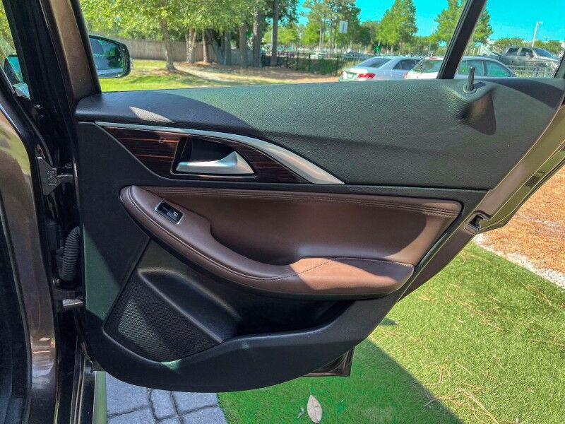 2017 INFINITI QX30 Luxury Wilmington NC
