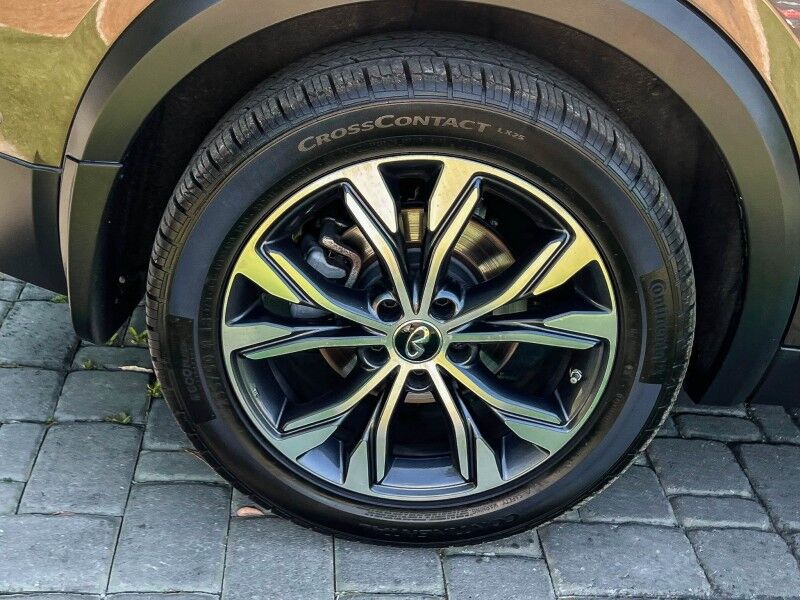 2017 INFINITI QX30 Luxury Wilmington NC