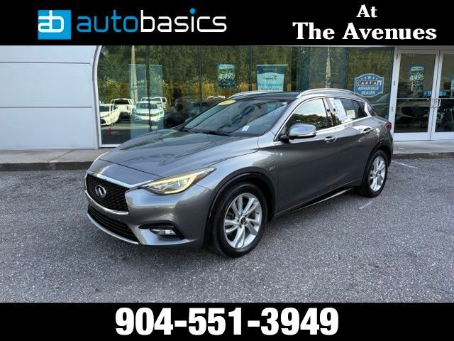 2017 INFINITI QX30 Premium