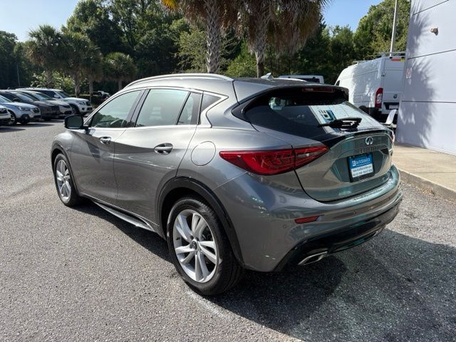 2017 INFINITI QX30 Premium