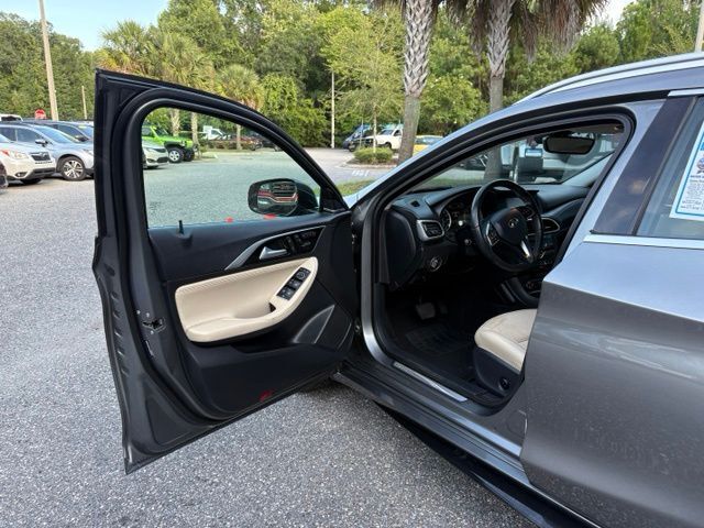 2017 INFINITI QX30 Premium Jacksonville FL