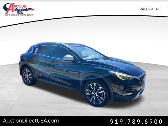 2017 INFINITI QX30 Premium