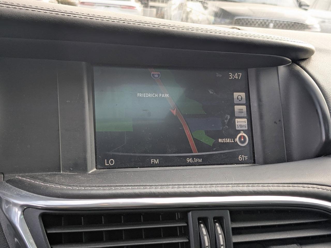 2017 INFINITI QX30 Premium