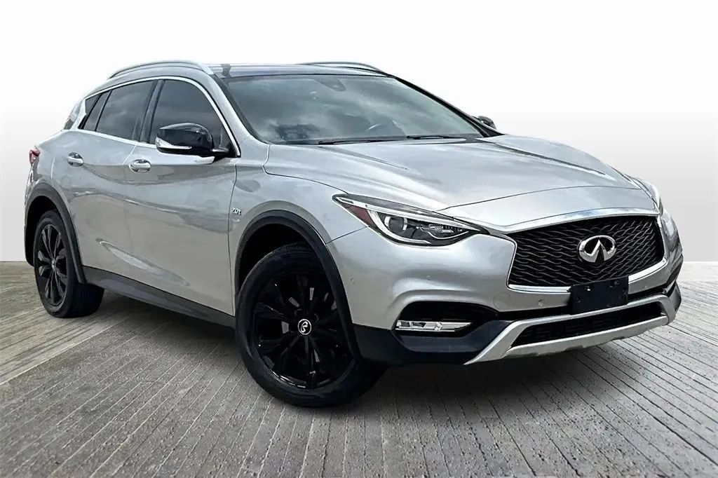 2017 INFINITI QX30 Premium Sport Utility 4D