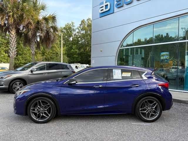 2017 INFINITI QX30 Sport