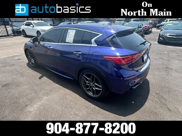 2017 INFINITI QX30 Sport