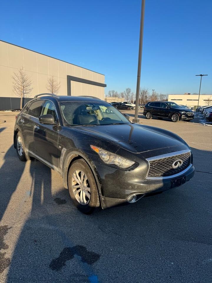 2017 INFINITI QX70 Base