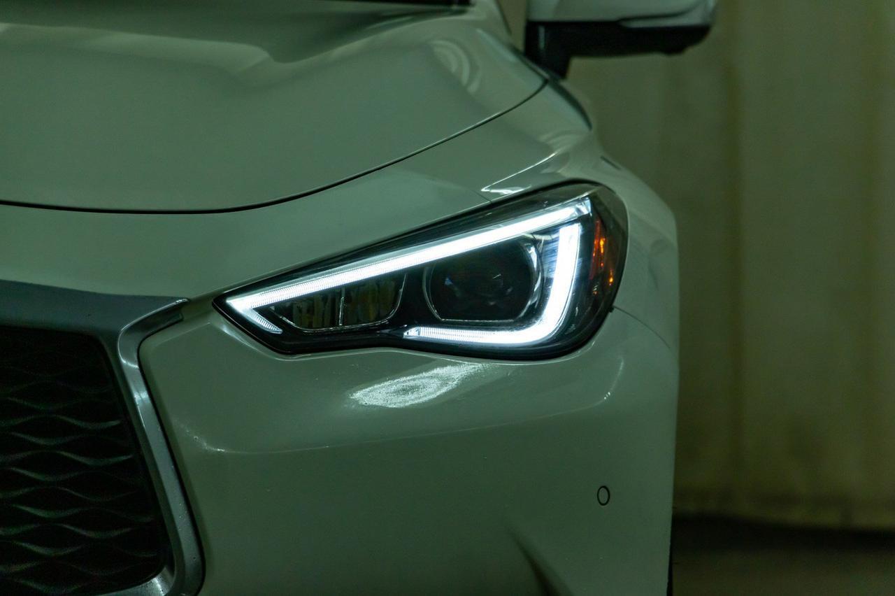 2017 Infiniti Q60 AWD 2.0T Leather Roof Nav BCam Red Deer AB