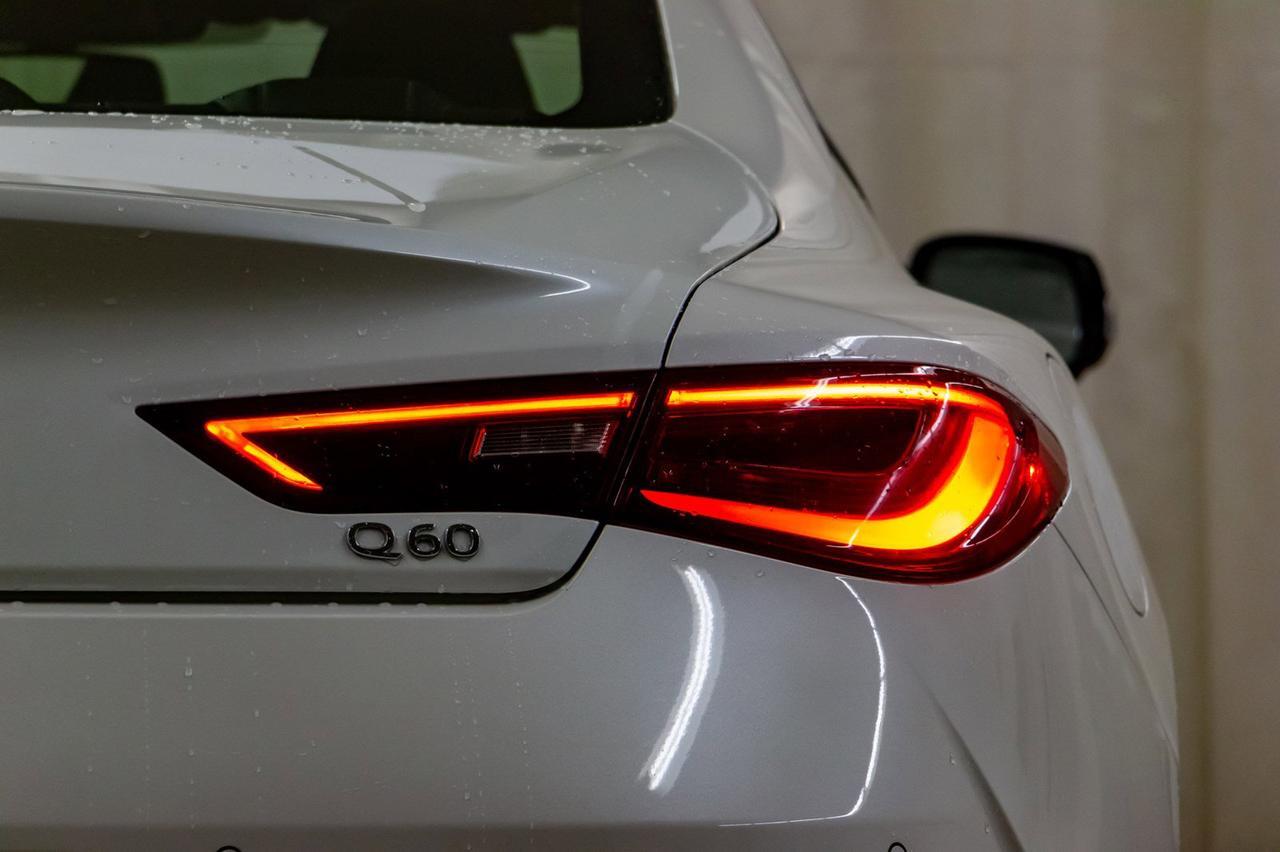 2017 Infiniti Q60 AWD 2.0T Leather Roof Nav BCam Red Deer AB