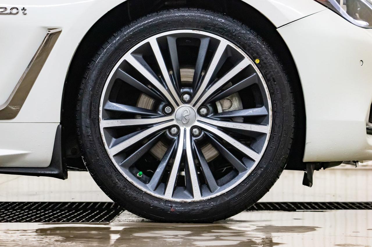 2017 Infiniti Q60 AWD 2.0T Leather Roof Nav BCam Red Deer AB