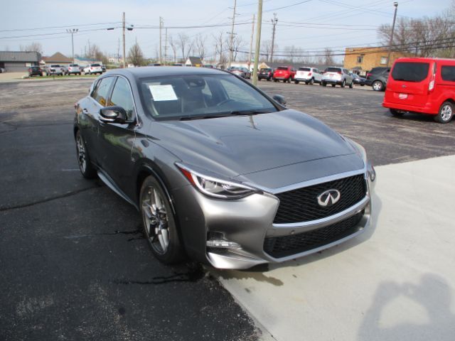 2017 Infiniti QX30 Sport