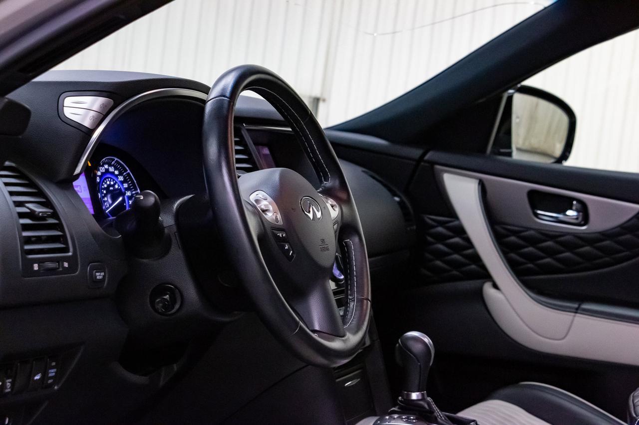 2017 Infiniti QX70 AWD Limited Leather Roof Nav BCam Red Deer AB