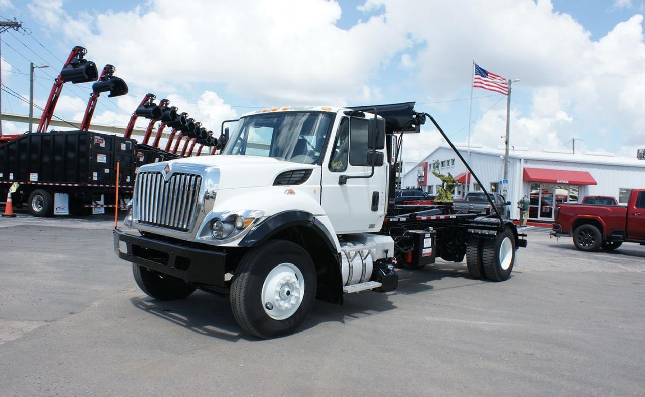 2017 International 7400 SBA 24,000 lb. Swaploader Hook-Lift Truck Tampa FL