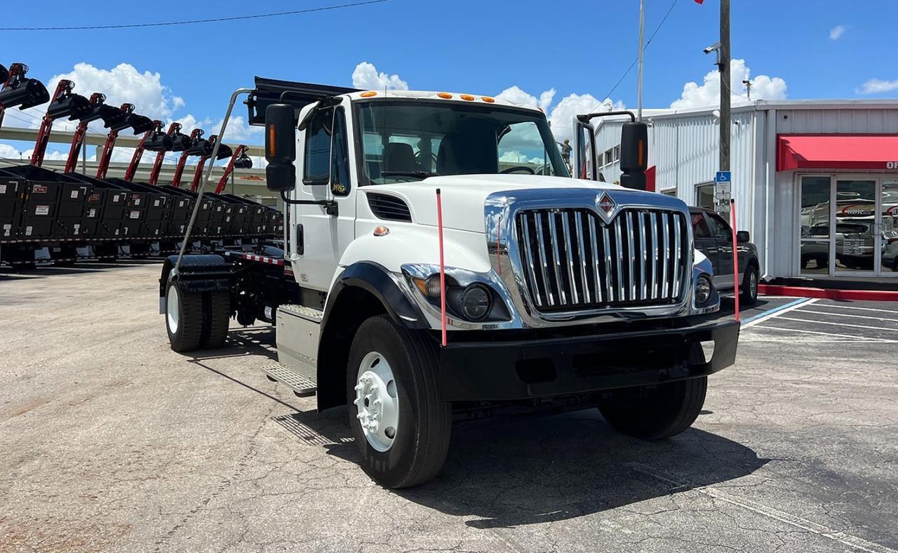2017 International 7400 SFA 24,000 lbs. Swaploader Hooklift