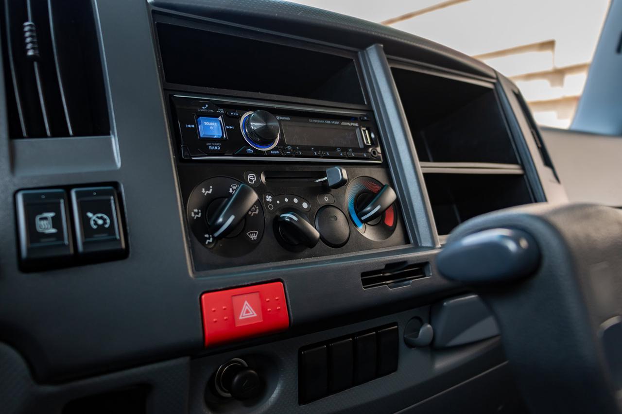 2017 Isuzu NPR H.D 16 Ft.Cube Van BCam Red Deer AB