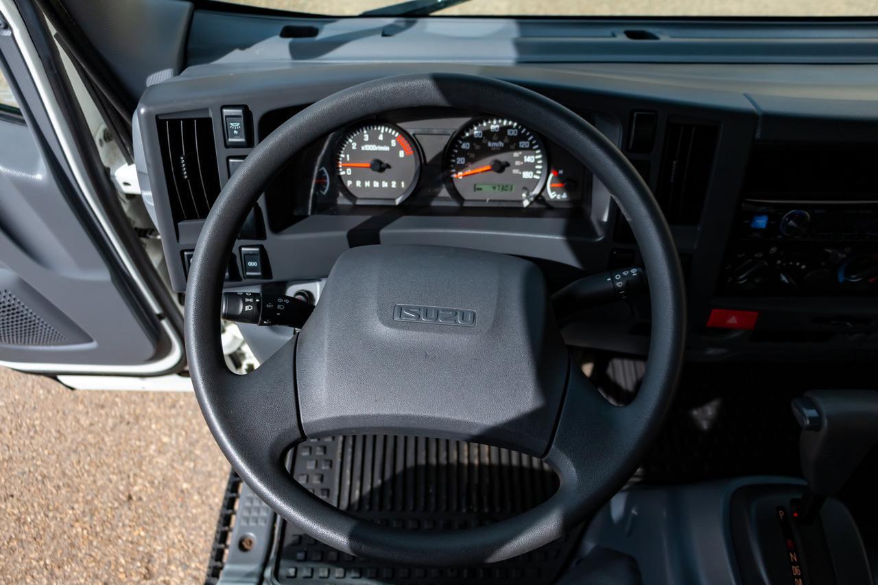 2017 Isuzu NPR H.D 16 Ft.Cube Van BCam Red Deer AB