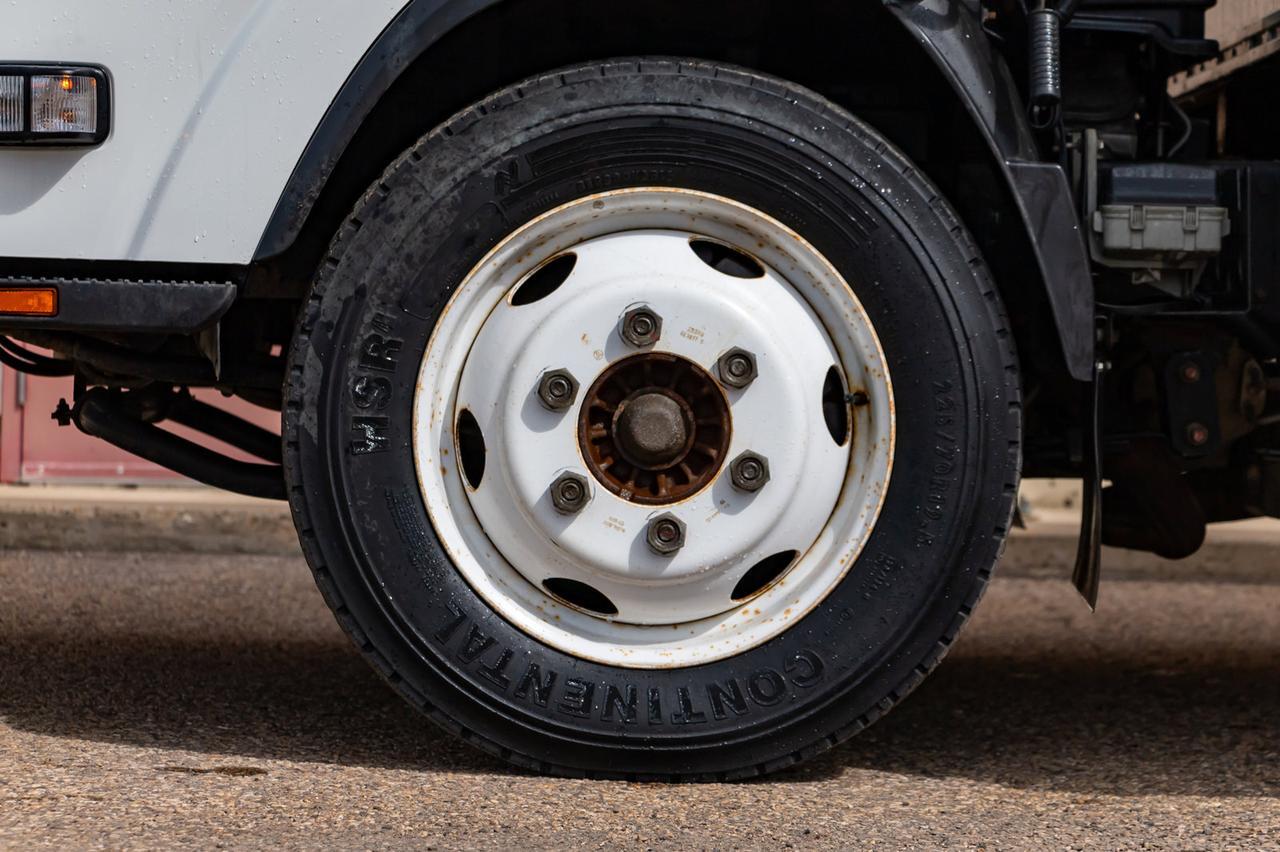 2017 Isuzu NPR H.D 16 Ft.Cube Van BCam Red Deer AB