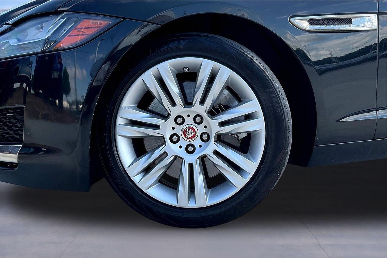 2017 JAGUAR XF PREMIUM Houston TX