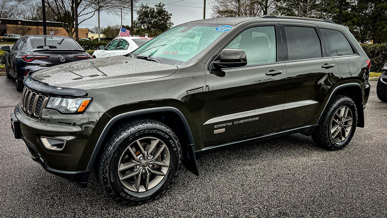 2017 JEEP GRAND CHEROKEE 75th Anniversary Edition 4X4, BACKUP CAMERA, SUNROOF, TOW PACKAGE