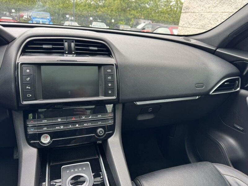 2017 Jaguar F-PACE 20d Prestige Willow Grove PA