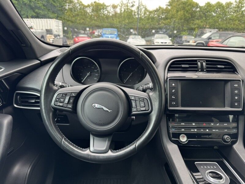 2017 Jaguar F-PACE 20d Prestige Willow Grove PA