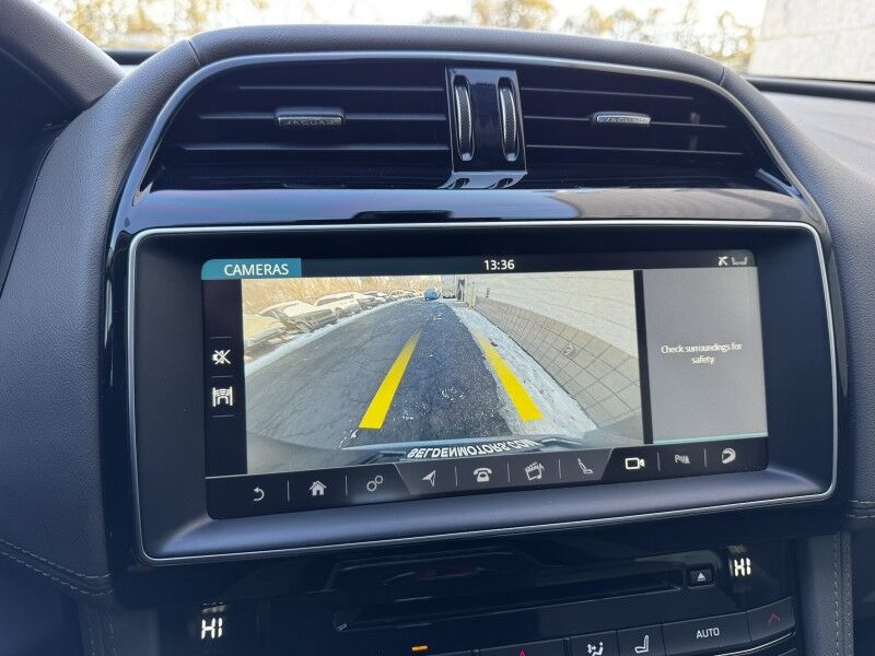 2017 Jaguar F-PACE 20d R-Sport Willow Grove PA