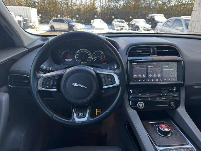 2017 Jaguar F-PACE 20d R-Sport Willow Grove PA