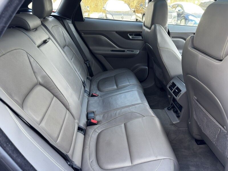 2017 Jaguar F-PACE 20d R-Sport Willow Grove PA
