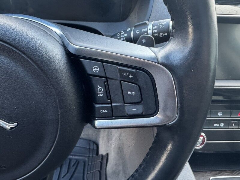 2017 Jaguar F-PACE 20d R-Sport Willow Grove PA