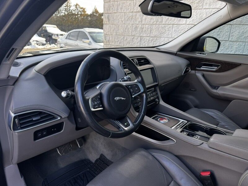 2017 Jaguar F-PACE 20d R-Sport Willow Grove PA