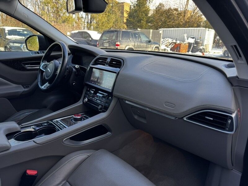 2017 Jaguar F-PACE 20d R-Sport Willow Grove PA