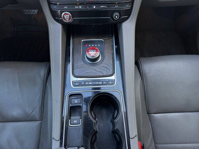 2017 Jaguar F-PACE 20d R-Sport Willow Grove PA