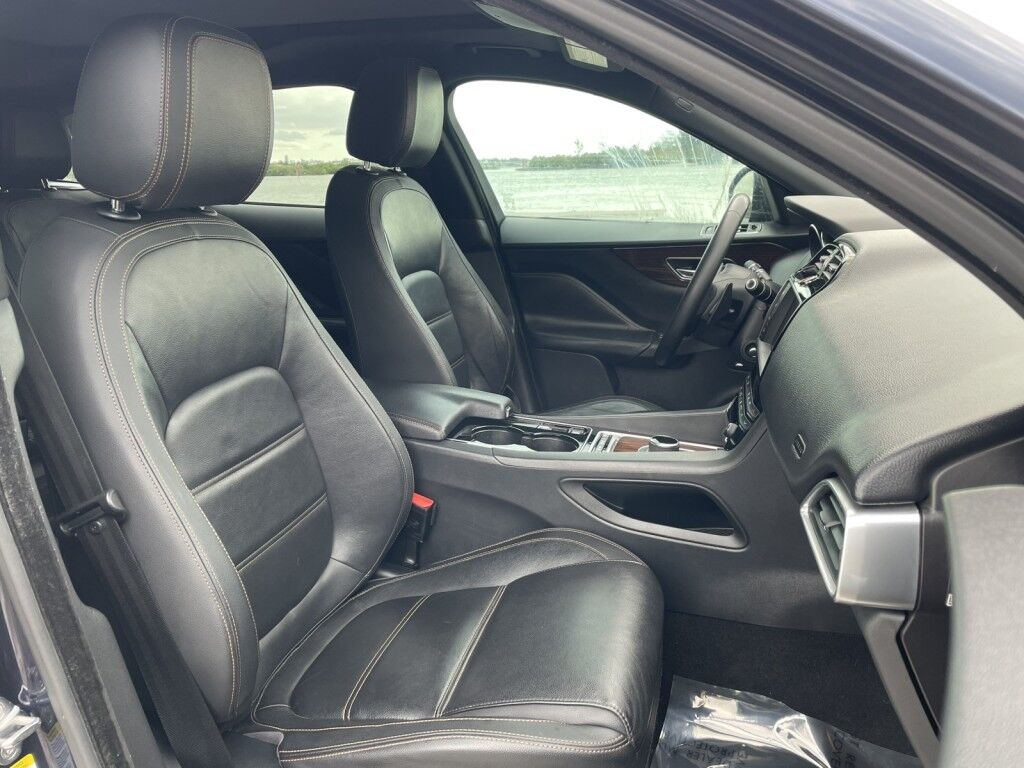 2017 Jaguar F-PACE 35t PRESTIGE~DIESEL~DYNAMIC SUSPENSION~ONLINE FINANCE AND SHIPPING AVAILABLE!! Sarasota FL