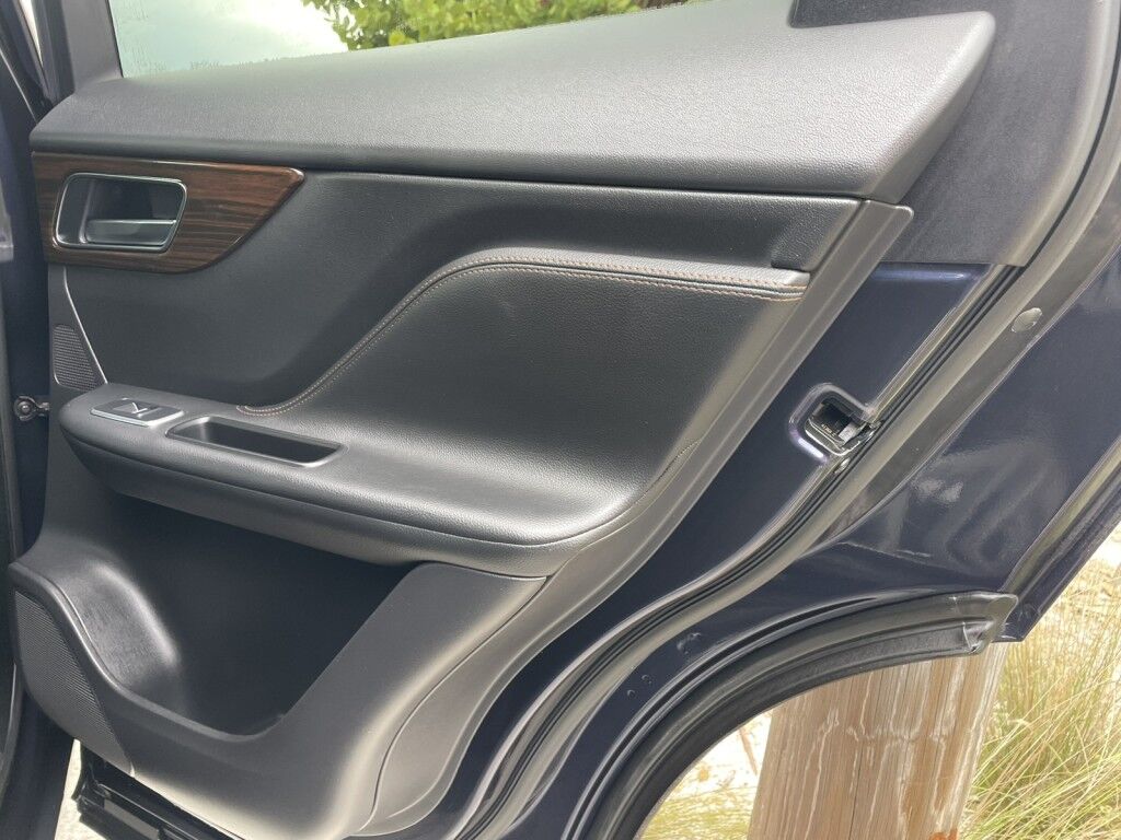 2017 Jaguar F-PACE 35t PRESTIGE~DIESEL~DYNAMIC SUSPENSION~ONLINE FINANCE AND SHIPPING AVAILABLE!! Sarasota FL